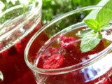 7 Reasons to Drink Raspberry Leaf Tea