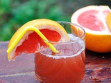 Fresh Grapefruit and Strawberry Juice (Easy 2-Ingredient Recipe)