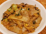 Pad See Ew - Thai Stir Fried Rice noodles