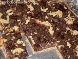 Chocolate raspberry crumb bars