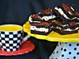 Dark chocolate oreo cheesecake bars