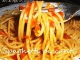 Spaghetti con sugo di peperoncini tondi piccanti
