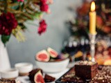 Posne medene kocke: Sočni kolač sa čokoladom i džemom od šljiva