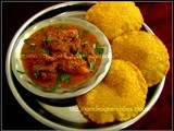 Malvani Chicken Curry and Kombdi vade / Malvani Vade