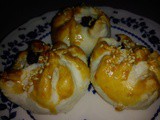 Barbecue chicken pastry [chicken siew pau]