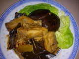 Taiwanese stewed seaweed with mushrooms and chicken