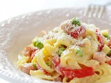 Pasta with Peas, Ham and Red Bell Peppers