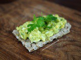Cremig-frisch: Eiersalat mit Avocado-Mayo