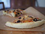 Sfinciuni – sizilianische Pizza mit Sardellen & Pecorino