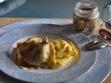 Gran Raviolo con funghi porcini e al tartufo bianco con salsa La Tartufata