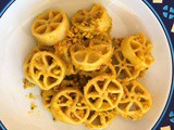 Spaghetti quadrati Carla Latini con pomodorini arrostiti e stracciatella