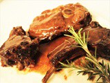 Agnello brasato al vino rosso e rosmarino