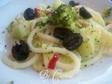Bucatini con broccoli,olive e pinoli
