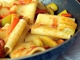 Paccheri al sugo di peperoni e curry