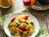 Spaghetti di mais con verdure croccanti ricetta light senza glutine