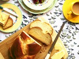 Armenian sweet bread (choreg)