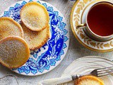 Cardamom and saffron cakes (khanfaroush) recipe