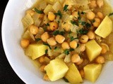 Yakhne helwe (potato and chickpea stew) recipe