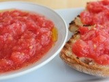 Simple Breakfast: Pan con tomate or tomato bread