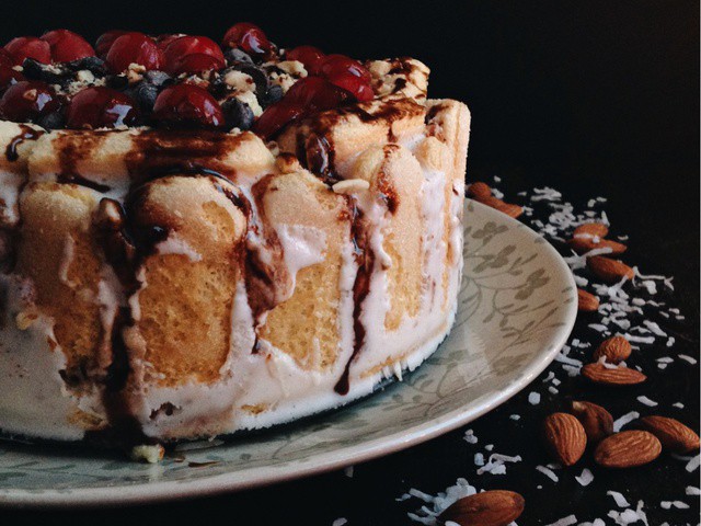 https://verygoodrecipes.com/images/blogs/living-the-gourmet/dairy-free-lady-finger-ice-cream-cake.640x480.jpg
