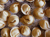Tortellini vs Ravioli - Italian Stuffed Pasta Guide