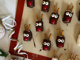 Chocolate Dipped Marshmallow Reindeer