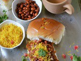 Dabeli Recipe , How To Make Dabeli, Kutchi Dabeli