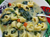 Τορτελίνια Σούπα Με Σπανάκι και Τυρί / Tortellini Soup With Spinach and Cheese