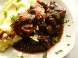 Oxtail stew with warming spices: a wonderful winter warmer