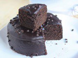 प्रेशर कुकर में चॉकलेट केक कैसे बनाते है | Chocolate Cake Recipe In Pressure Cooker in Hindi