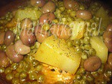 Chicken, potatoes and peas Tajine / Tajine au poulet, patates et petits-pois [Flickr]