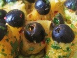 Moroccan Spicy Orange Salad with Black Olives / Salade Marocaine d'oranges et aux olives noires