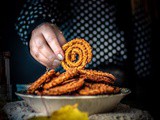 Chakli Recipe – Instant Rice Chakli Recipe (Fried + Baked)
