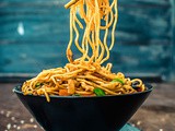 Veg Schezwan Noodles Recipe Video | How to Make Easy Veg Schezwan Noodles