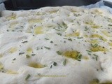 Rosemary flavoured white pizza