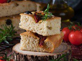 Focaccia aux olives et tomates confites