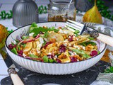 Salade aux poires, noix et roquette à la vinaigrette balsamique-érable