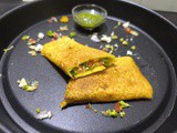  Forget Regular Pancakes: Meet the Veggie-Loaded Moong Dal Chilla Powerhouse! 