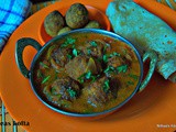 Peas kofta/matar kofta curry/side dish for roti