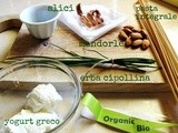 Pasta integrale al pesto di erba cipollina, yogurt greco e alici