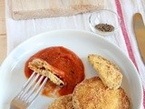 Melanzane fritte con salsa/zuppa di pomodori e finocchi