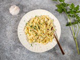 Creamy garlic pasta - easy weeknight meal