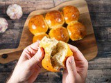 Pull-apart bread with onion and garlic - soft homemade rolls