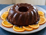 Flourless orange and almond cake with dark chocolate