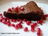 Chocolate Cake with a Tickle of Red Pepper Flakes – Some like it (a little) hot