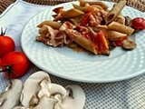 Pasta integrale al forno con funghi pancetta e pomodori - Baked brown pasta with mushrooms, bacon and tomatoes