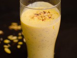 Kesar Badam Doodh / Saffron Almond Milk Smoothie