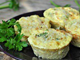 Broccoli-Cheese Quinoa Egg Muffins