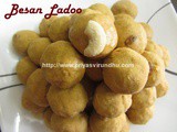 Besan Ladoo/Gram Flour Ladoo/Kadalai Maavu Ladoo