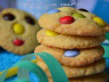 Biscotti con smarties o smarties cookies per la colazione ed il Carnevale